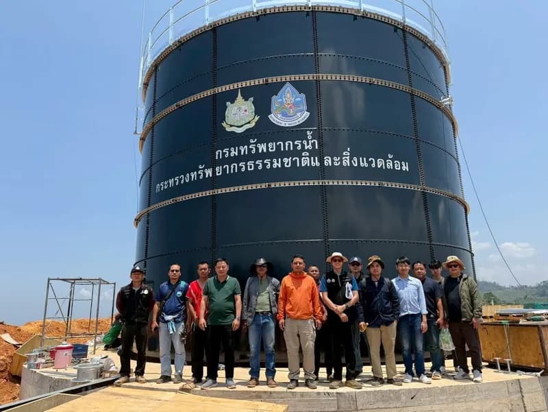 Water tank 11